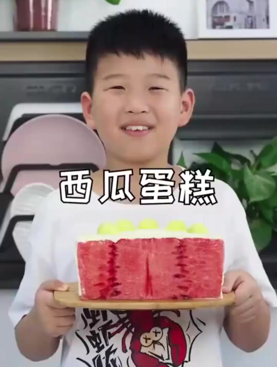 吃上一块西瓜蛋糕,简直不要太爽呀