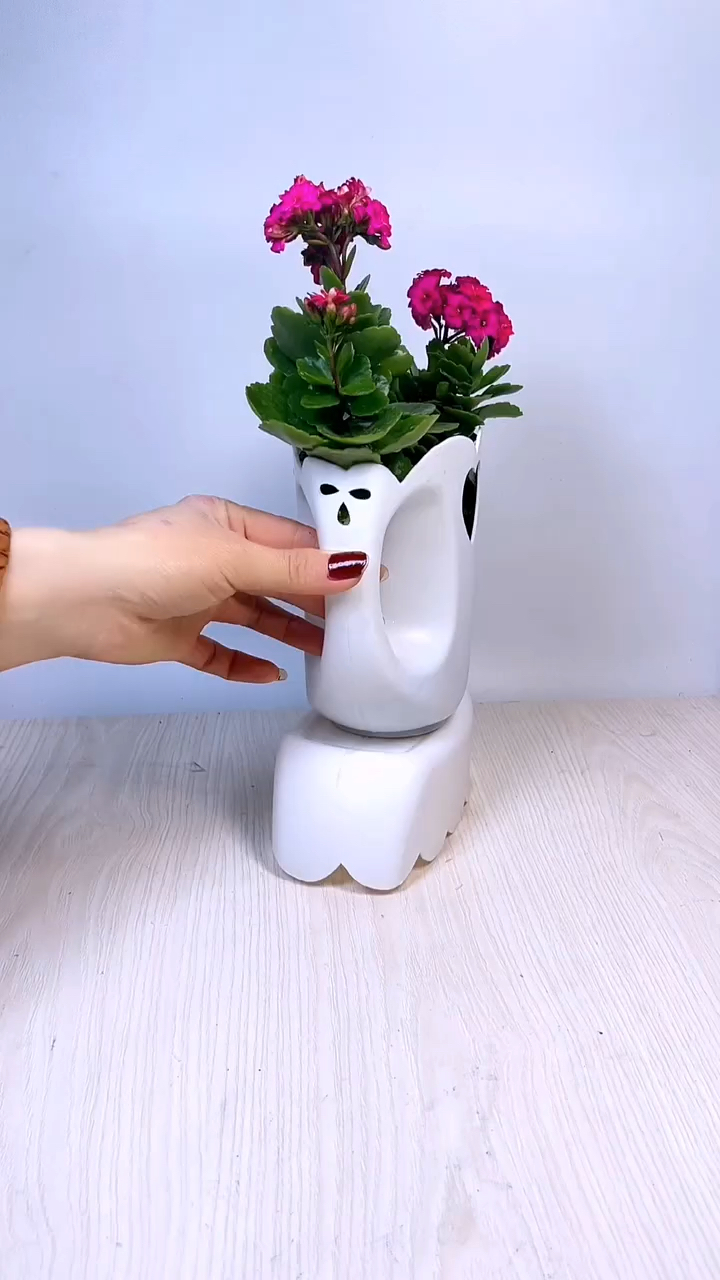 洗衣液桶原来改造花盆这么好看