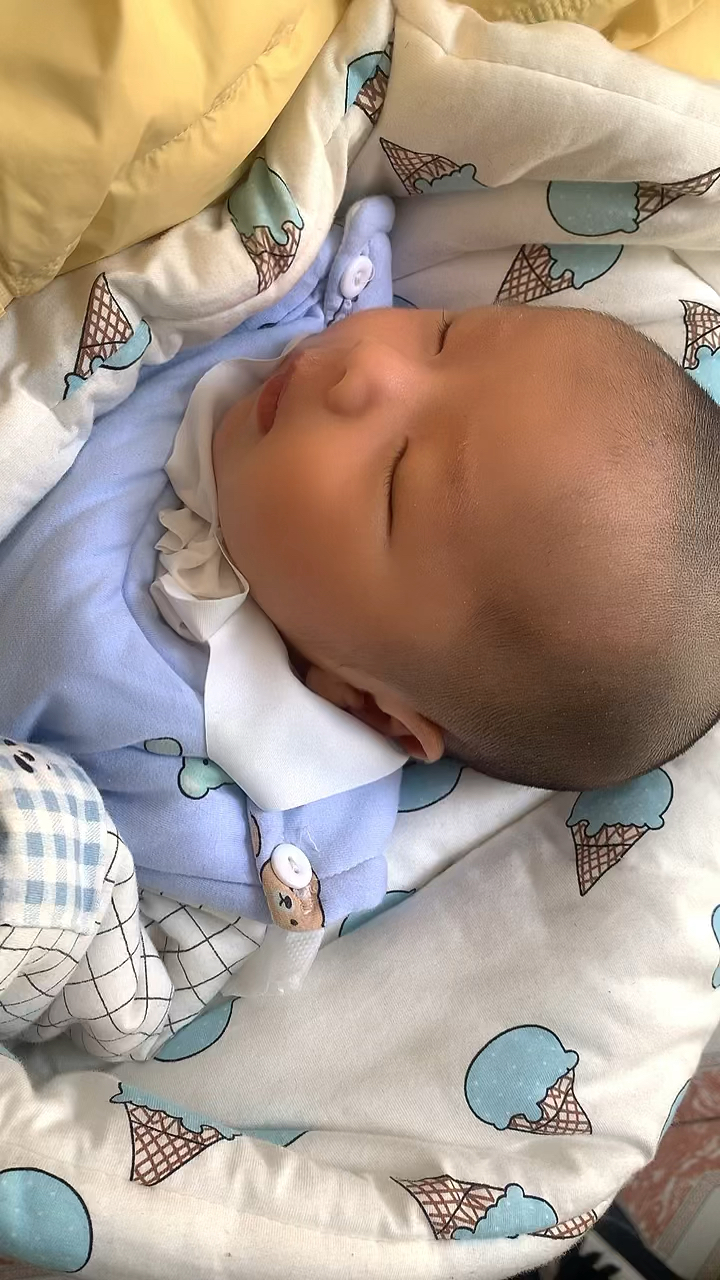 各位网友你们给孩子吃什么样的鱼肝油
