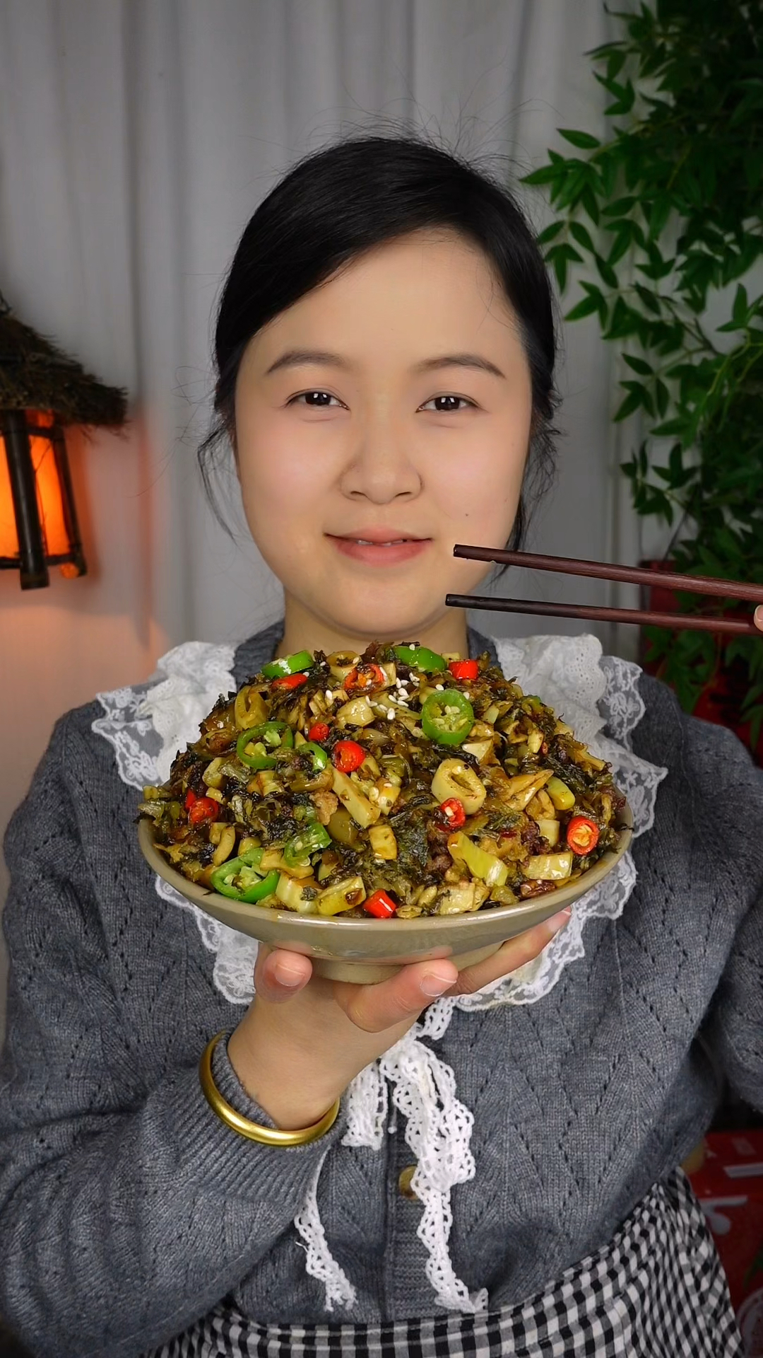 今日份美食 酸菜小笋盖饭 超级好吃 #太香了 #农村美食