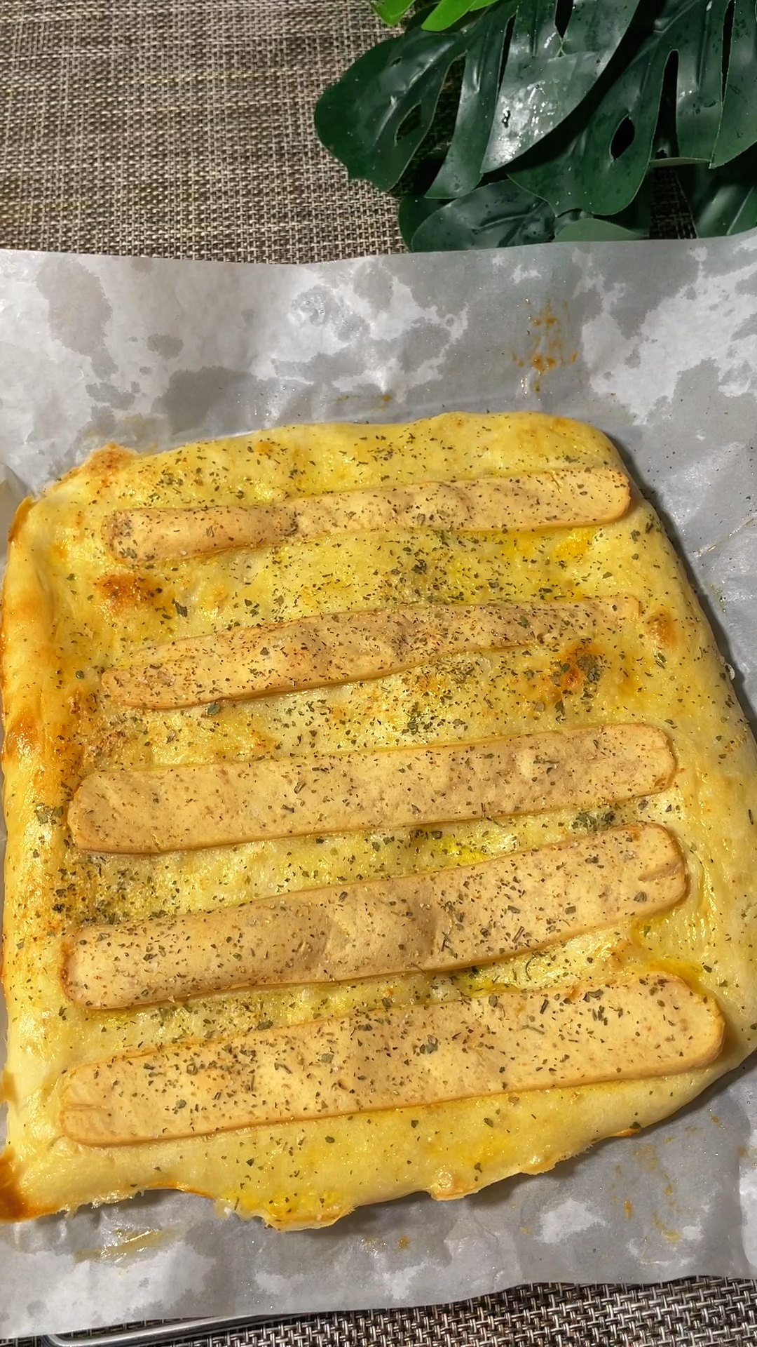 嘎嘎松软好吃的大蒜海盐火腿早餐饼