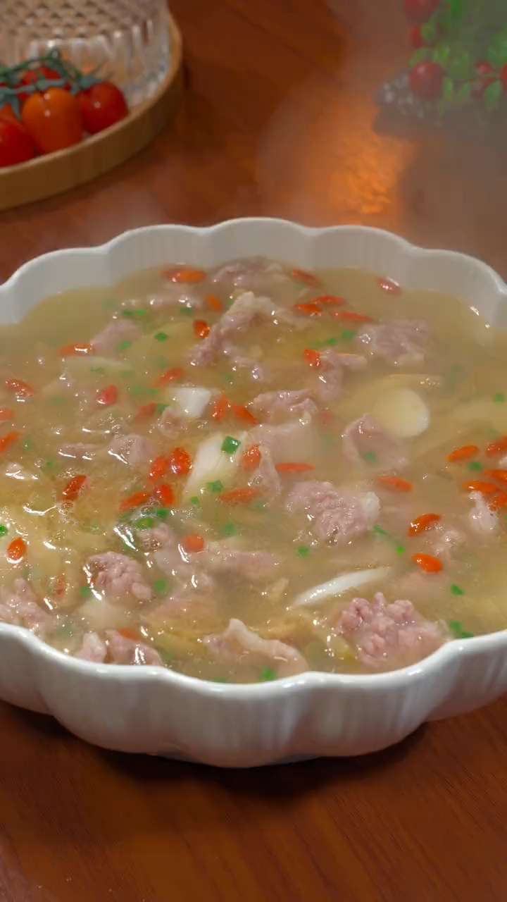这个季节一定要多给家人喝这道山药肉片汤,汤鲜味美