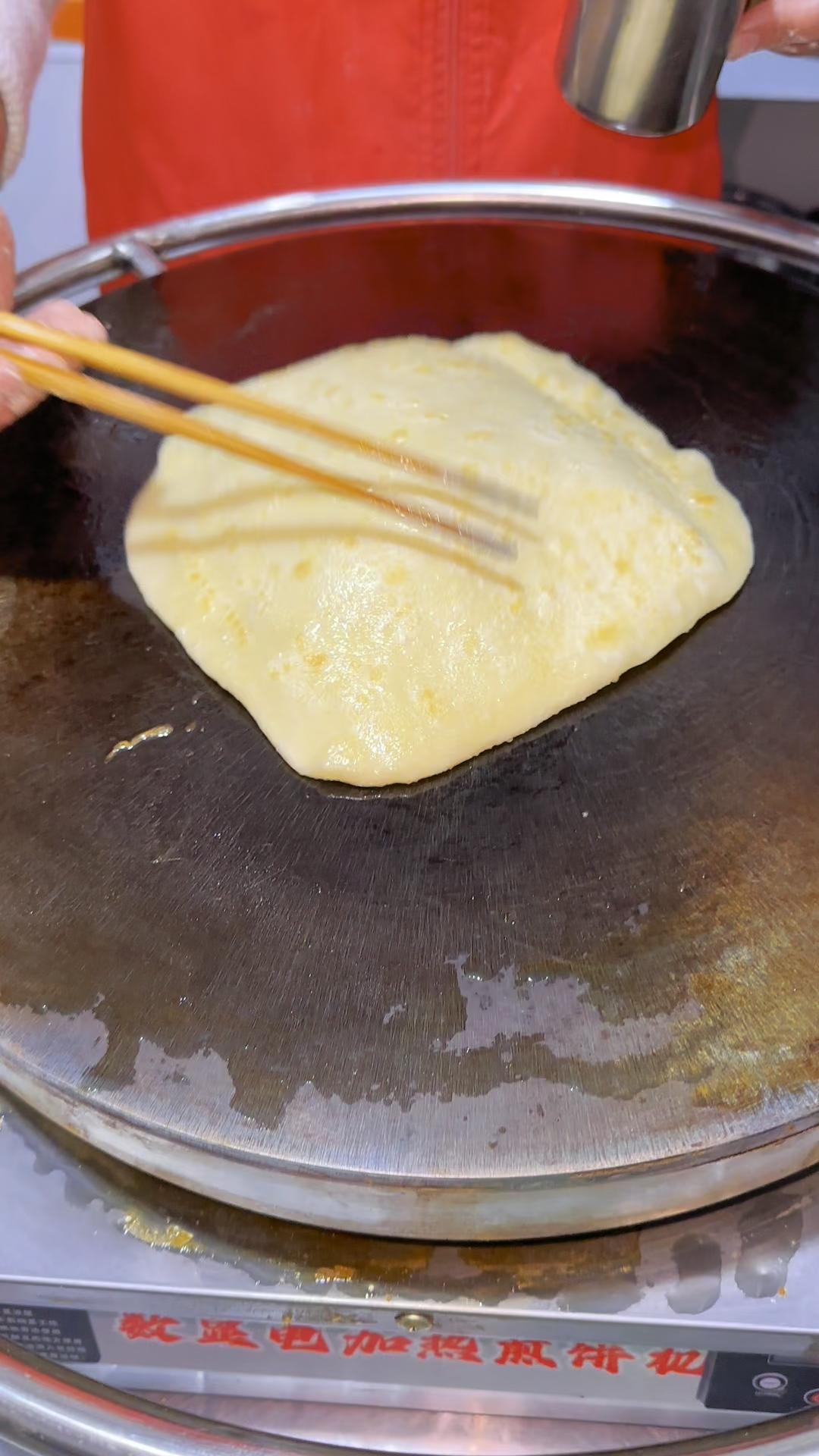 鸡蛋灌饼做法,濮阳小吃培训学校。