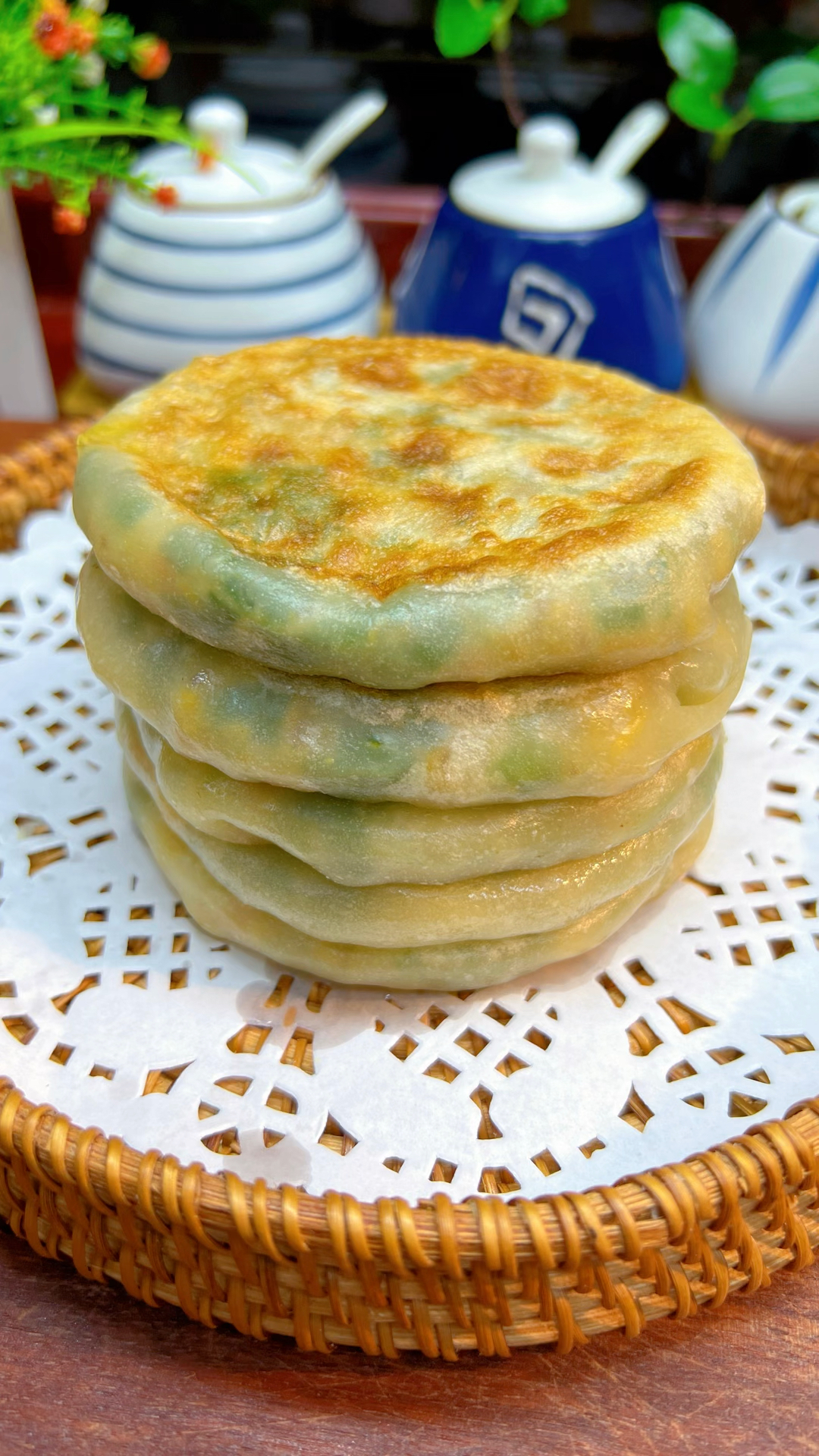 韭菜馅饼最简单好吃的懒人做法,不擀面不发面,皮软馅多凉不硬