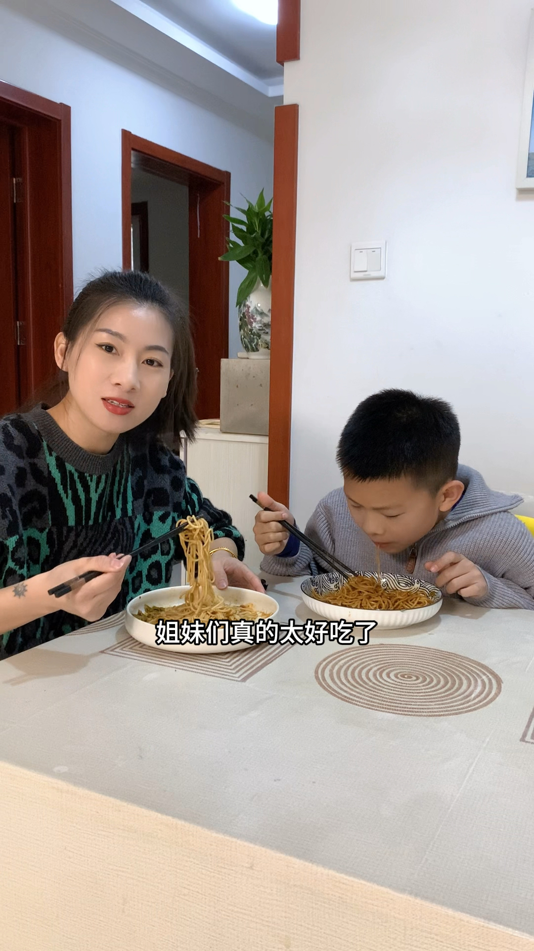 蔡林记热干面湖北老字号,口味醇正,味道鲜香口感劲道,孩子爱吃