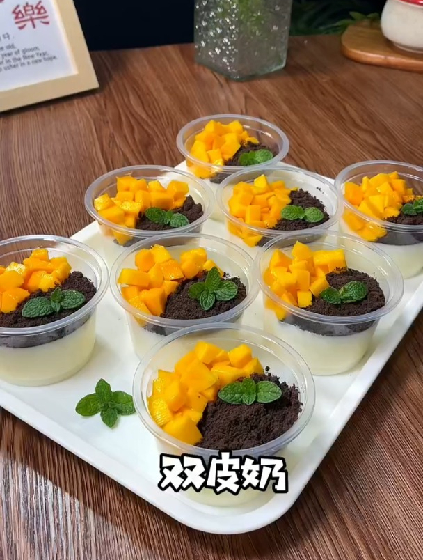 周末在家和孩子一起做港式双皮奶,奶香浓郁,干净卫生