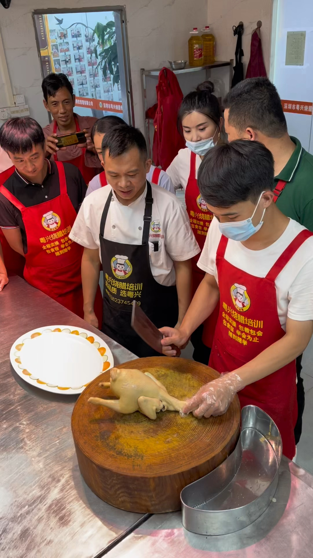 今天分享湛江白切鸡摆盘