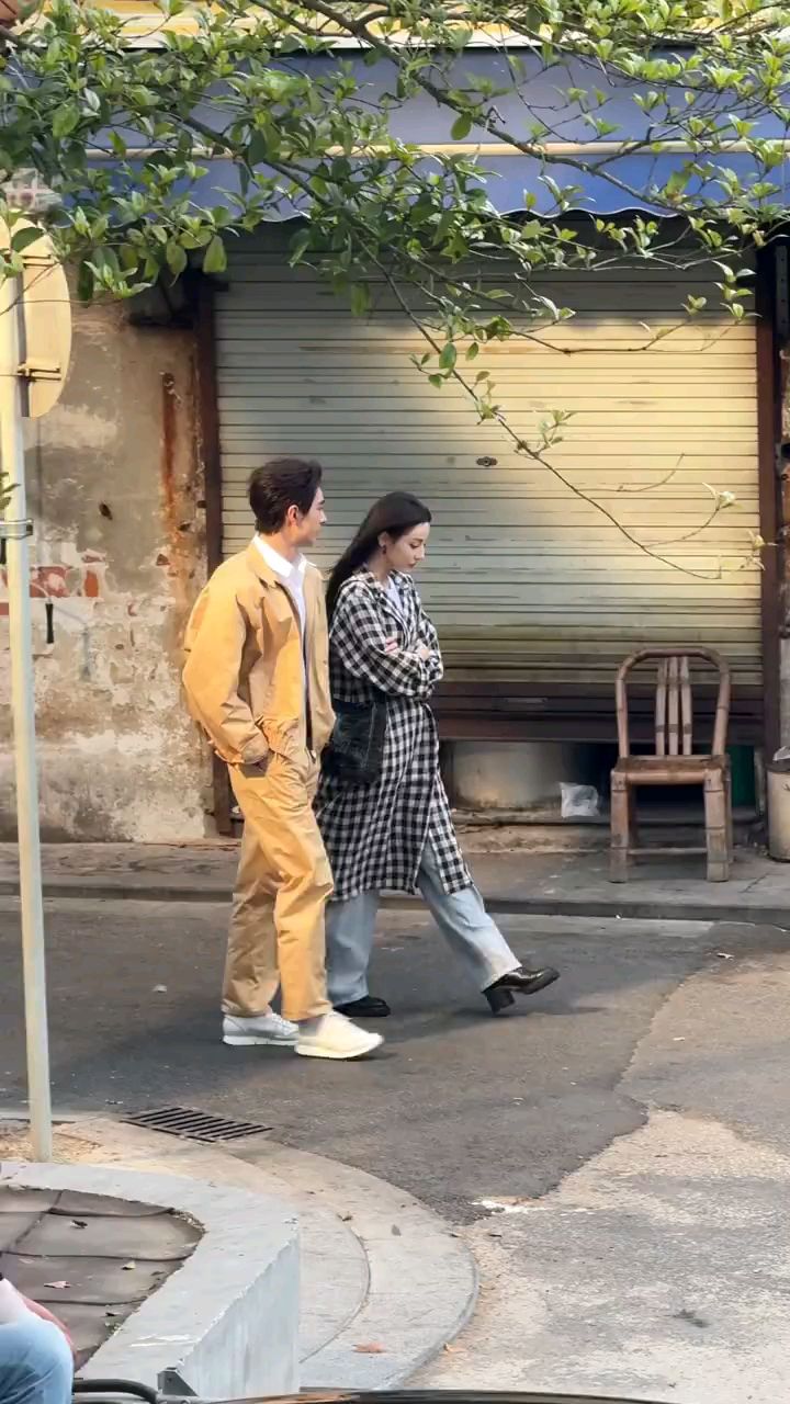 迪丽热巴陈星旭枭起青壤今日路透,氛围感好绝!