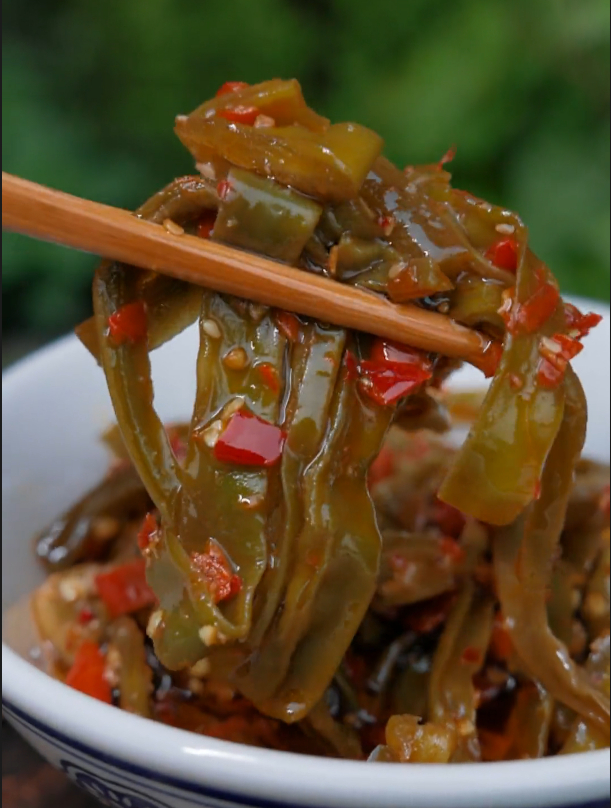 贡菜跟莴笋长得很像,但是两个东西真不是一个品种