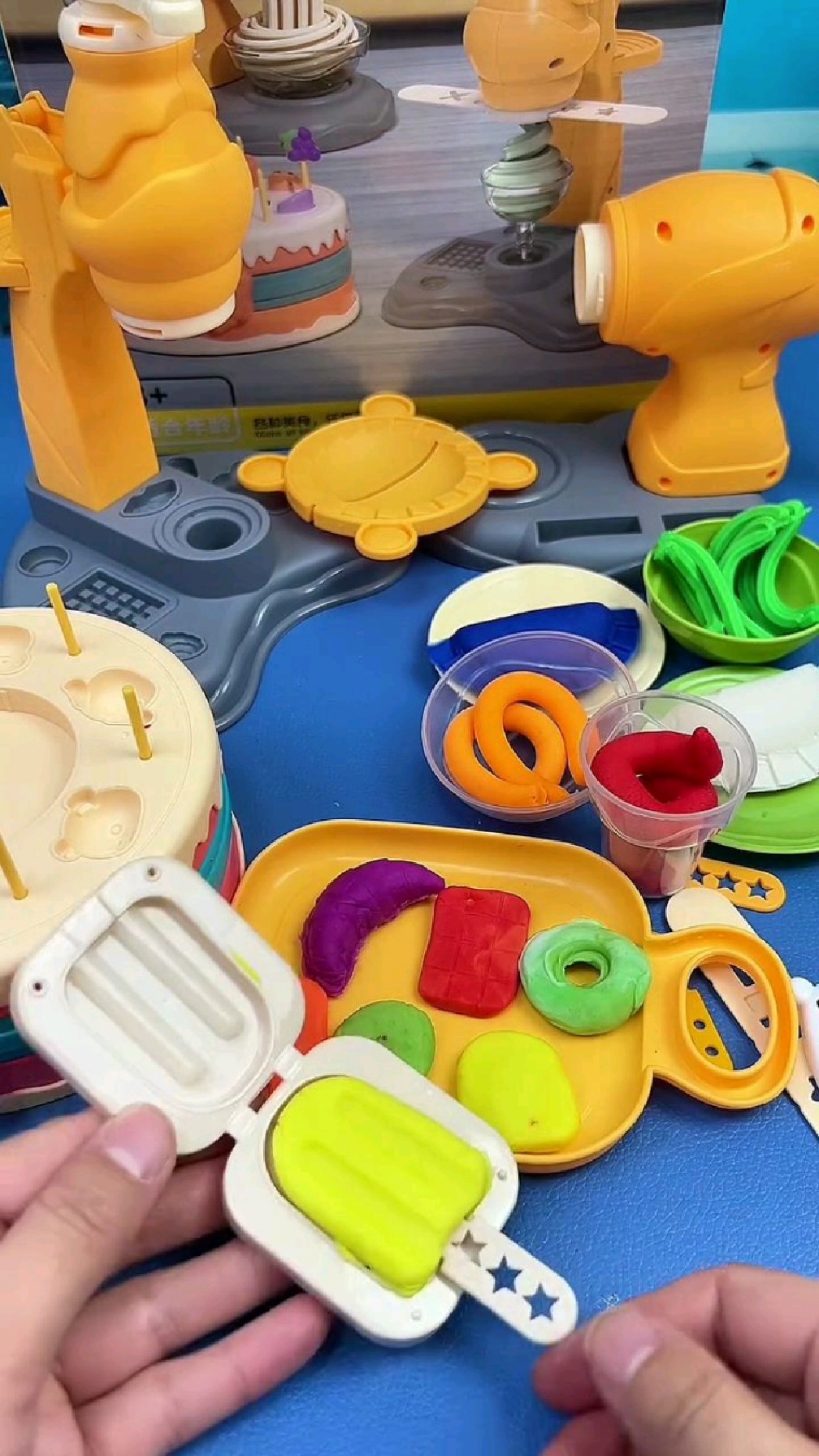 过家家玩具!做的面条 饺子 巧克力 蛋糕 还有雪糕呢!