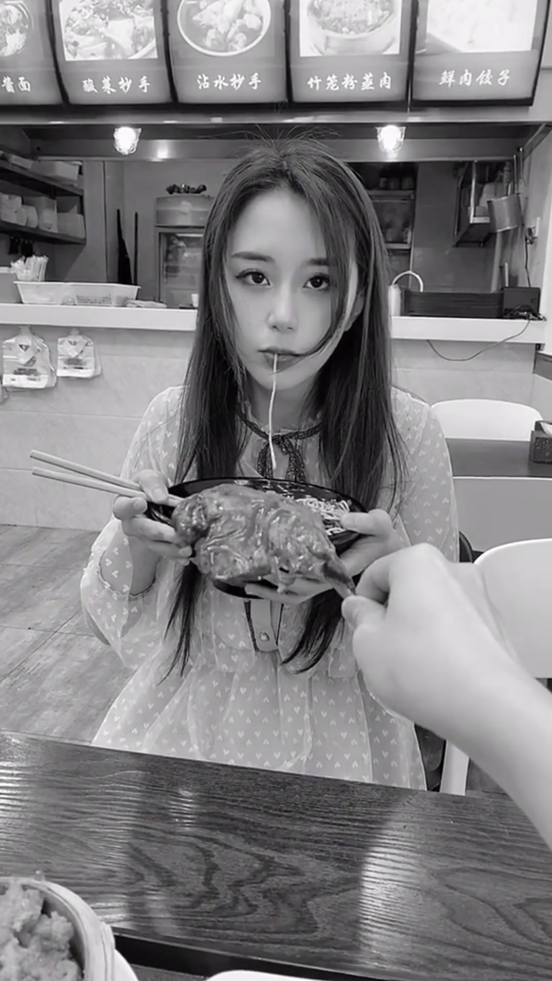 盘点搞笑女的搞笑日常,你脸在哪儿呢