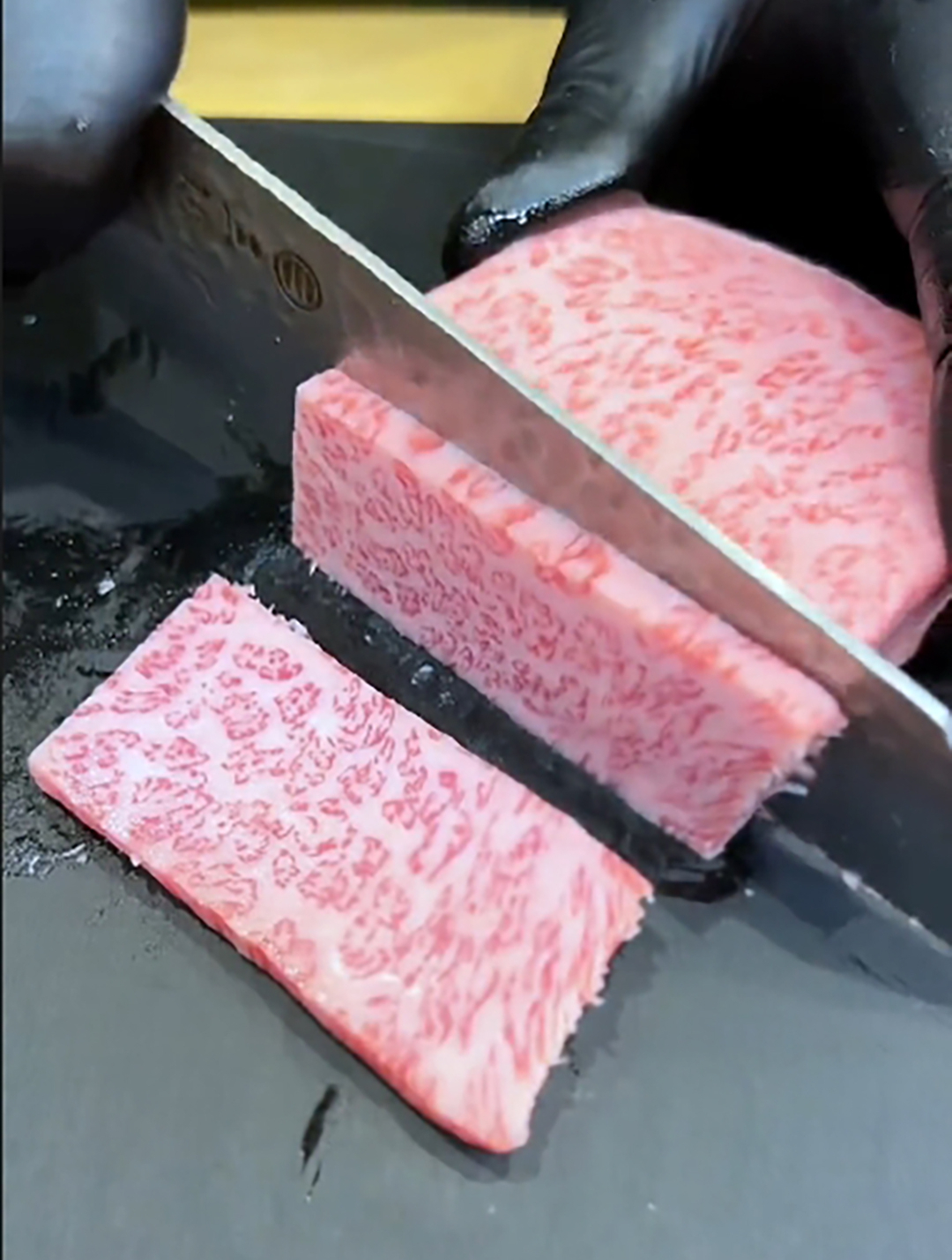 头号美食爱好者最爱!尝一口,爱上和牛扇贝寿司!