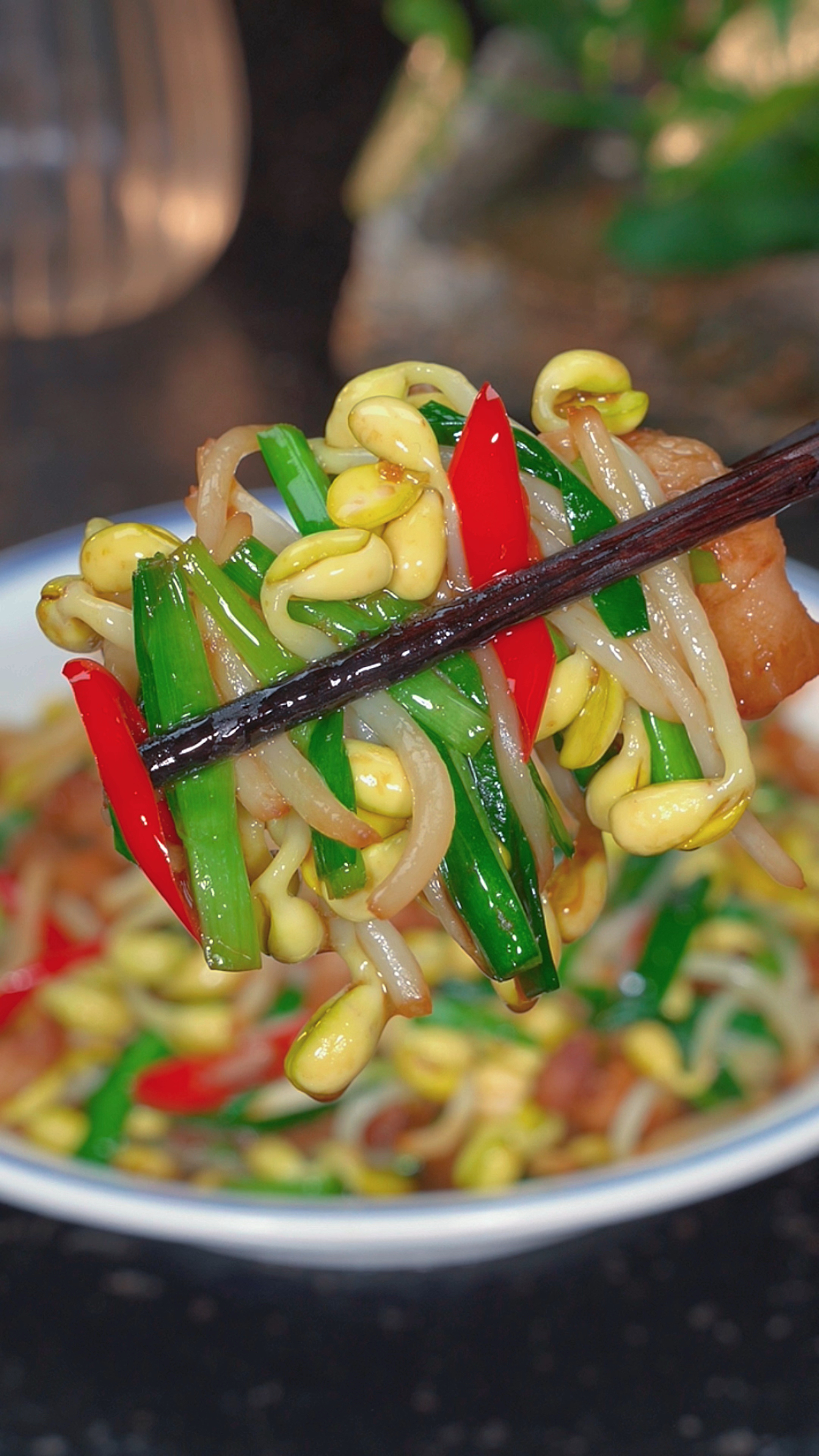 韭菜炒豆芽在家怎样才能炒的清脆又好吃呢