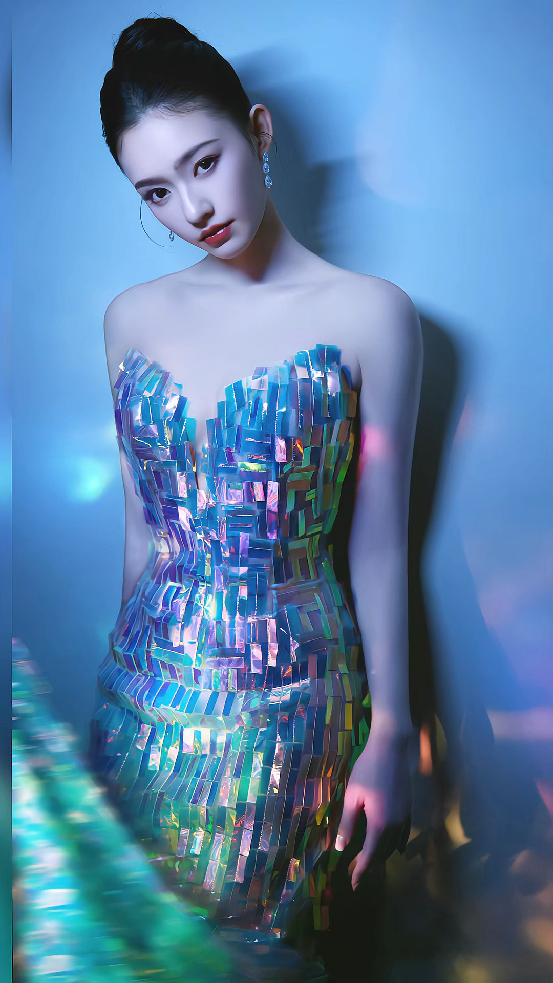 女星千娇百媚,我却被“美人鱼”的林允,抓住眼球!