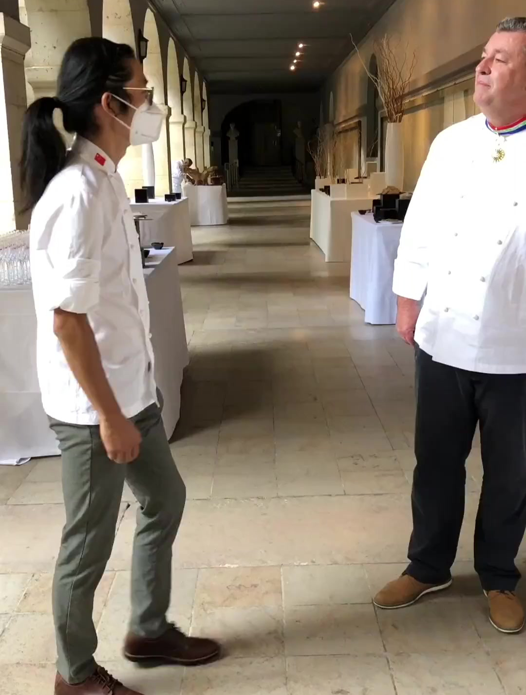 在法餐名厨面前即兴做一道菜