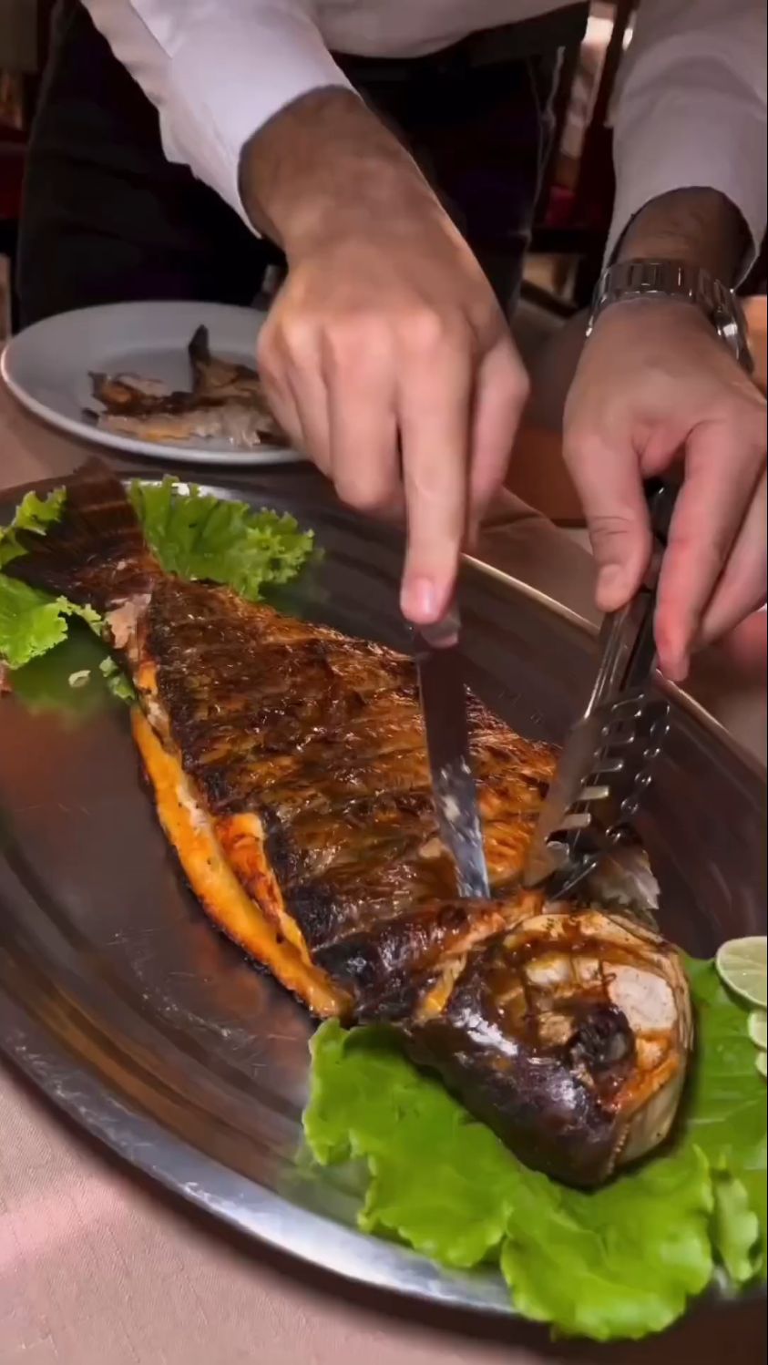 香蕉鱼拆骨技术不赖