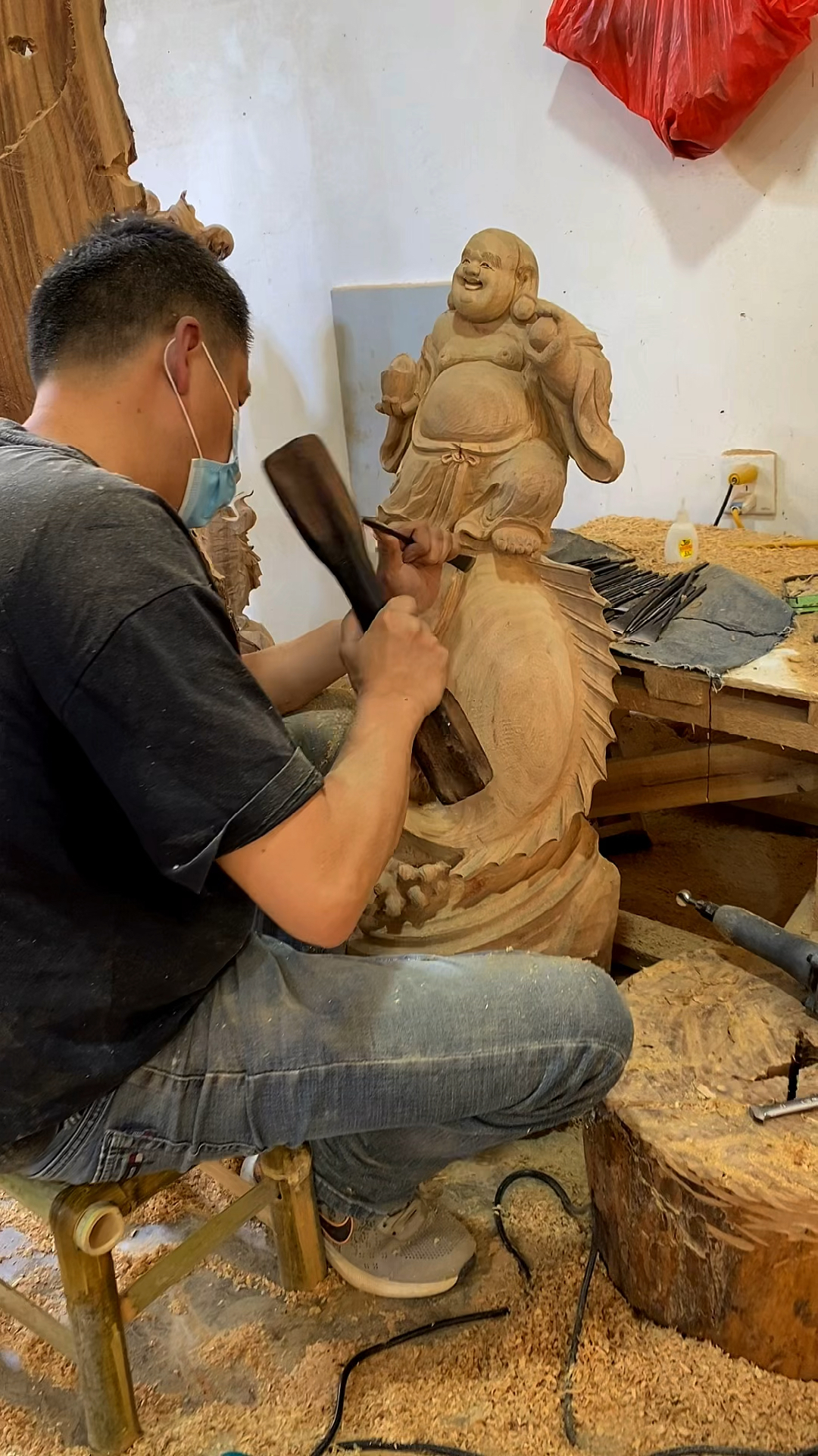 手工雕刻弥勒年年有余生肖鱼摆件