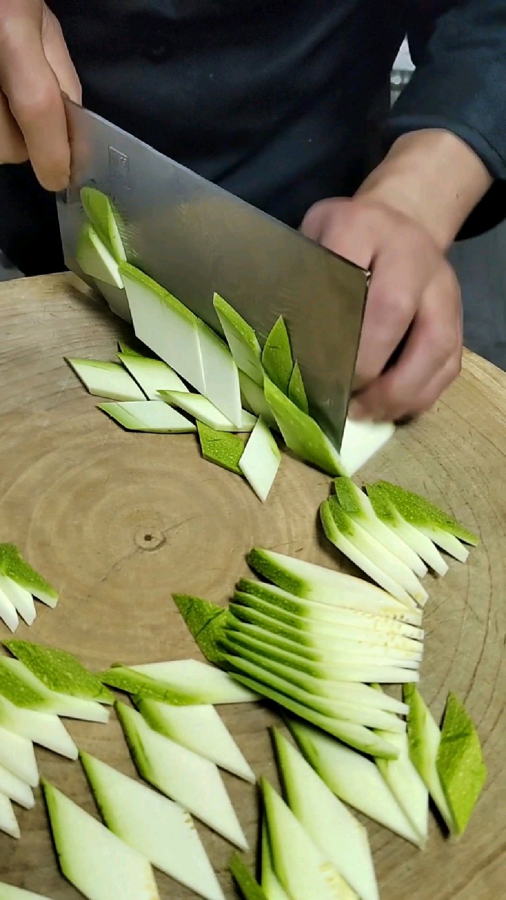 西葫芦切菱形片最快方法