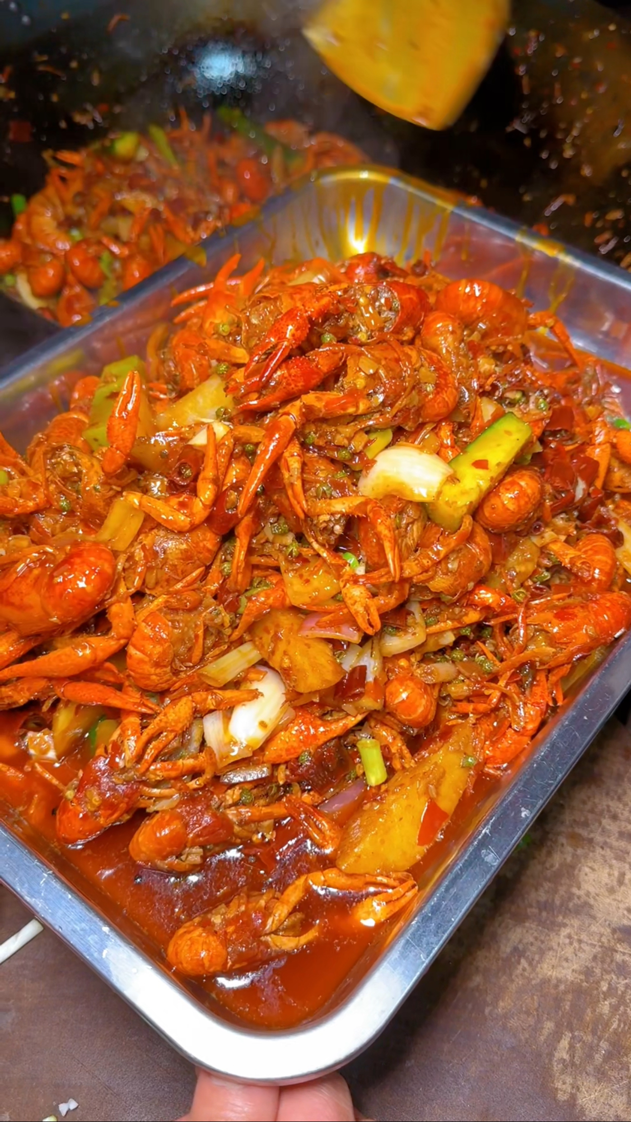 天气热了,来一锅小龙虾,下啤酒真的安逸!