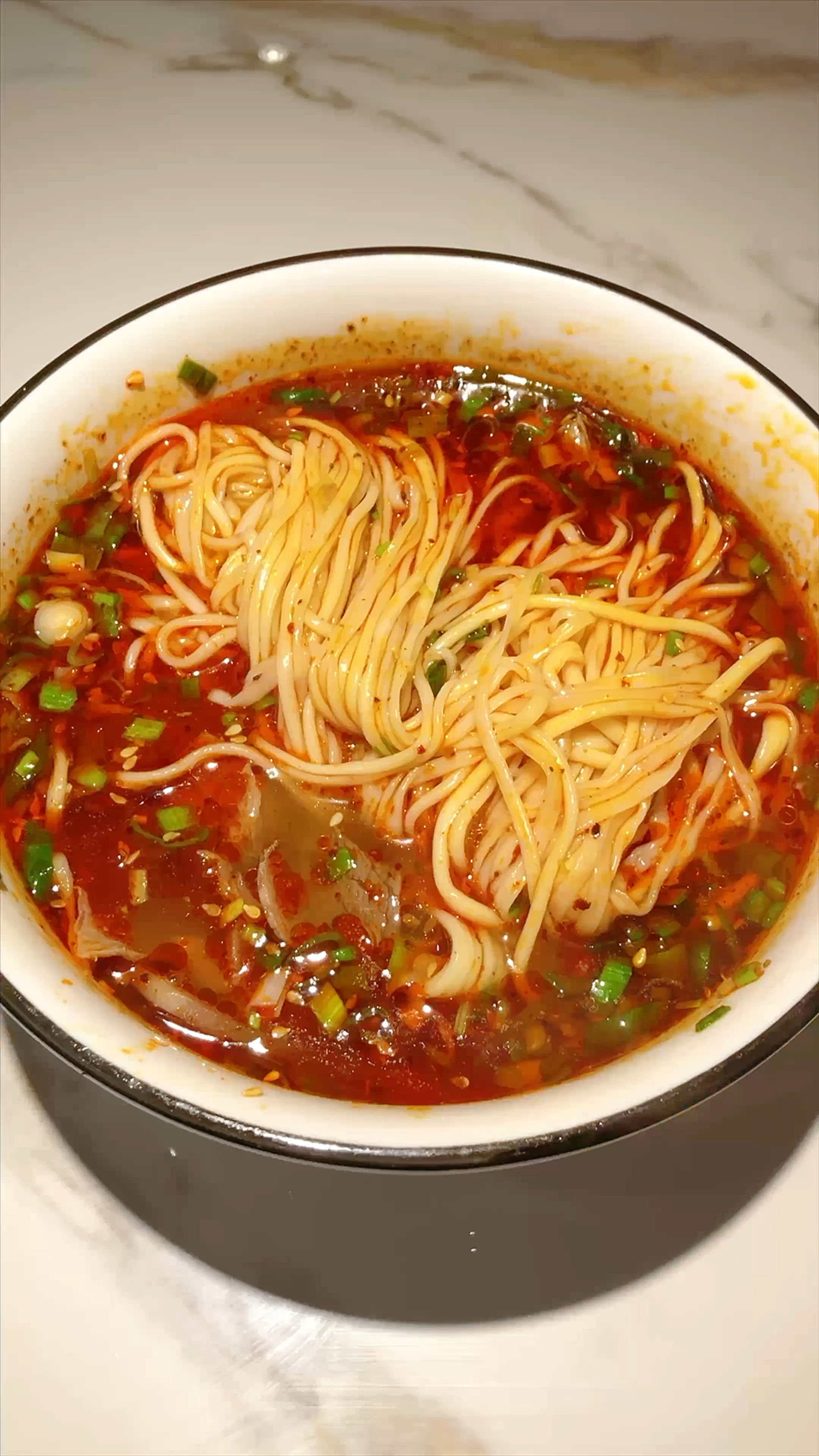 辣子王牛肉面,明厨亮灶,地道兰州味,汤鲜肉香面爽滑,得劲!