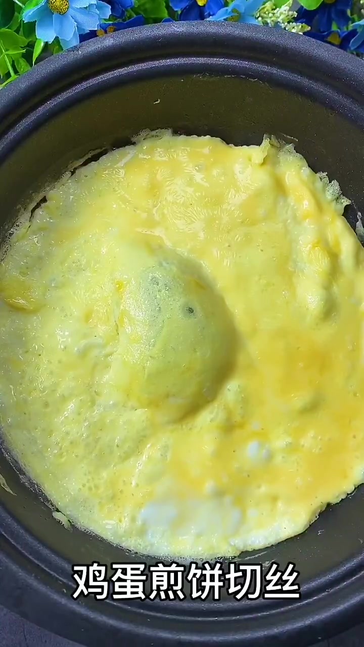 一个人的晚餐,豆腐皮卷生菜鸡蛋