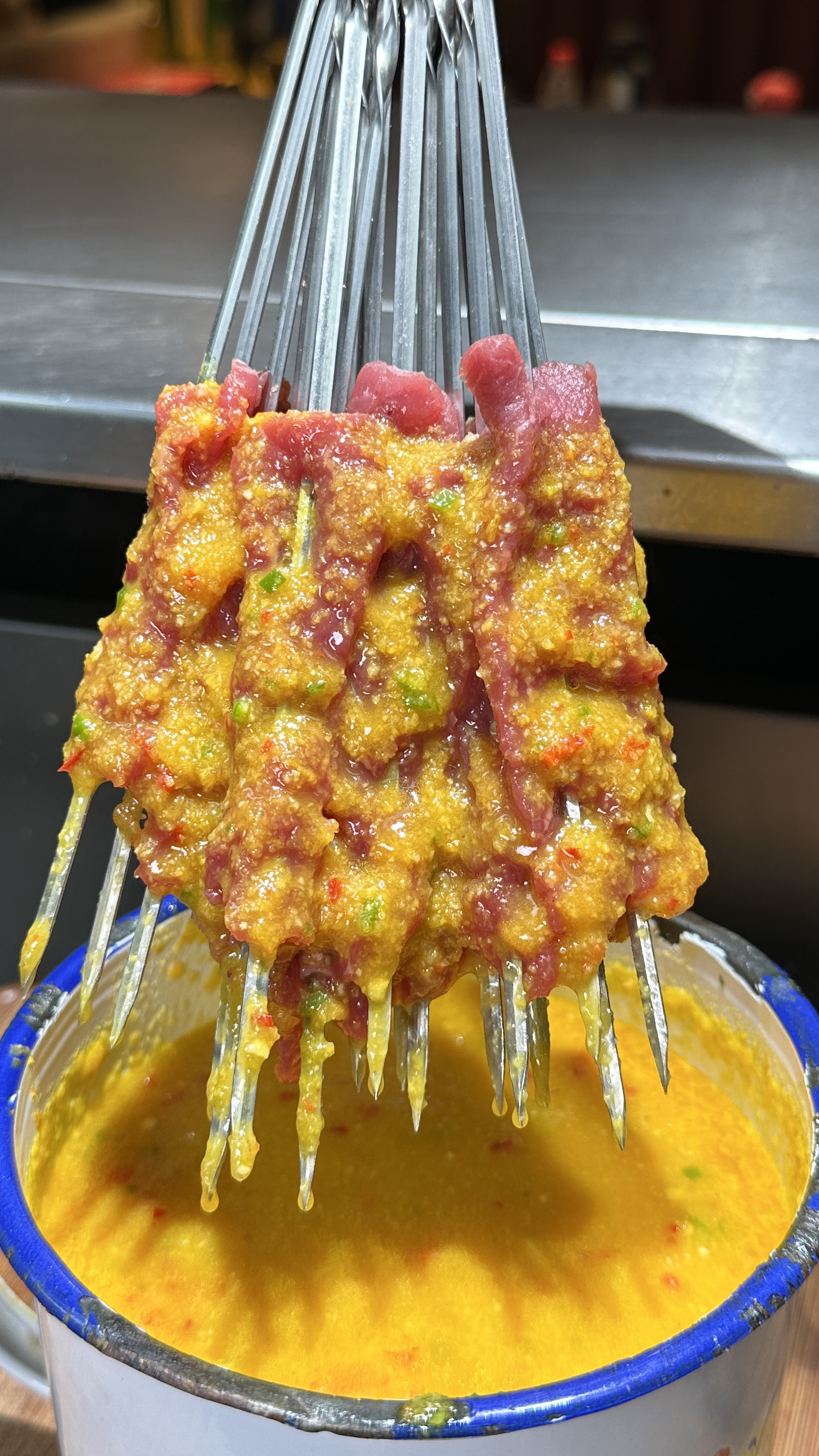 烧烤店特色菜鲜椒酸辣牛肉
