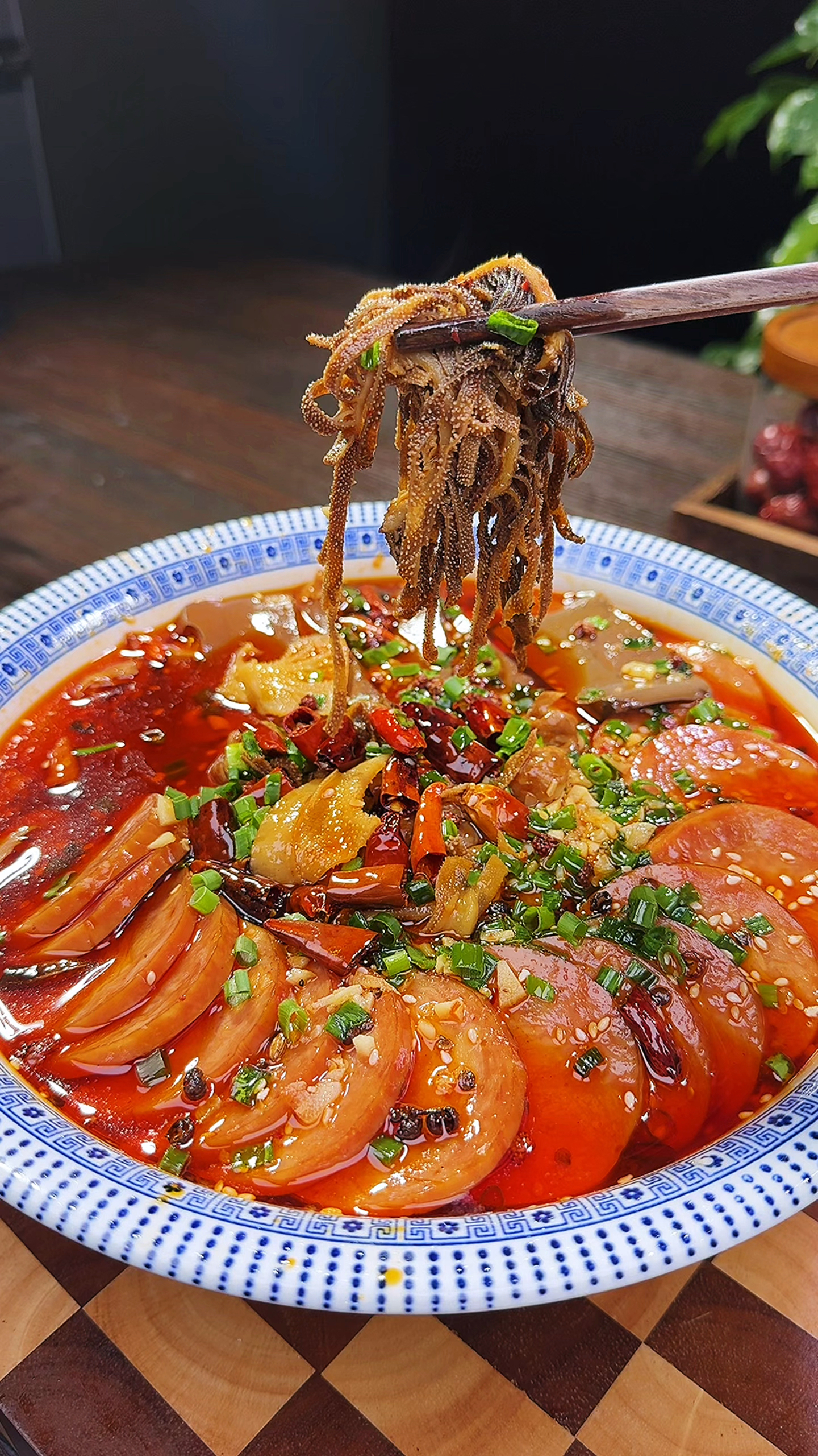 我发现很多人都爱吃毛血旺,今天我就分享个毛血旺的家庭做法