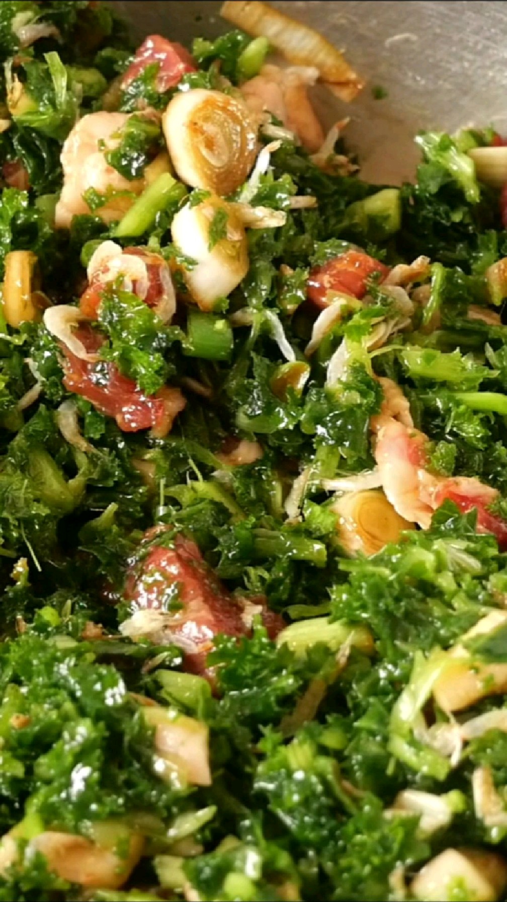 小白菜馅包子这样做,鲜香味美,不发柴