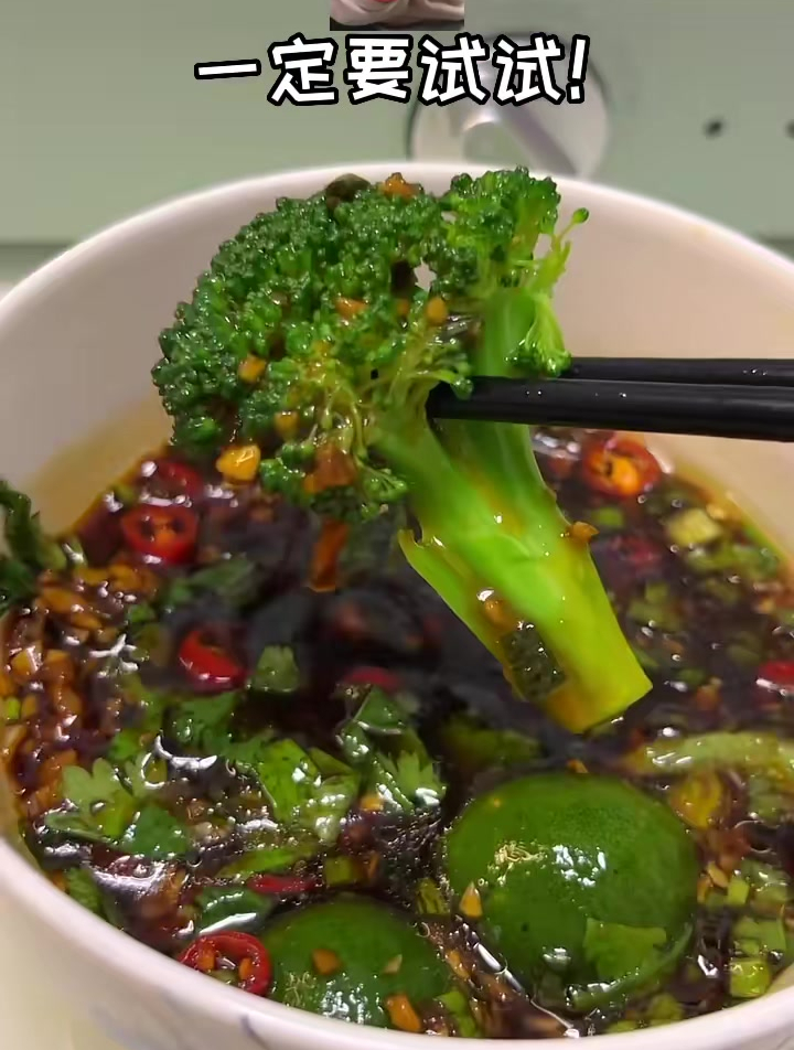 今天在家做了一大锅椰子鸡火锅!味道不输外面的!超好吃!