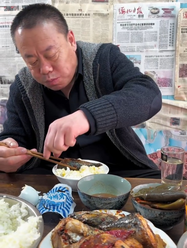 记录农村家常便饭小鲅鱼炖冻豆腐