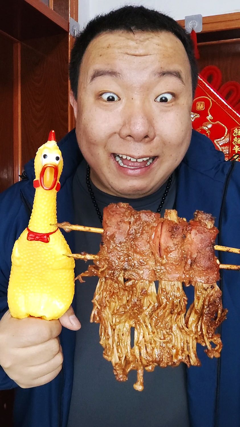 钵钵鸡钵啊钵钵鸡一元一串的爆辣金针菇小味嘎嘎香!