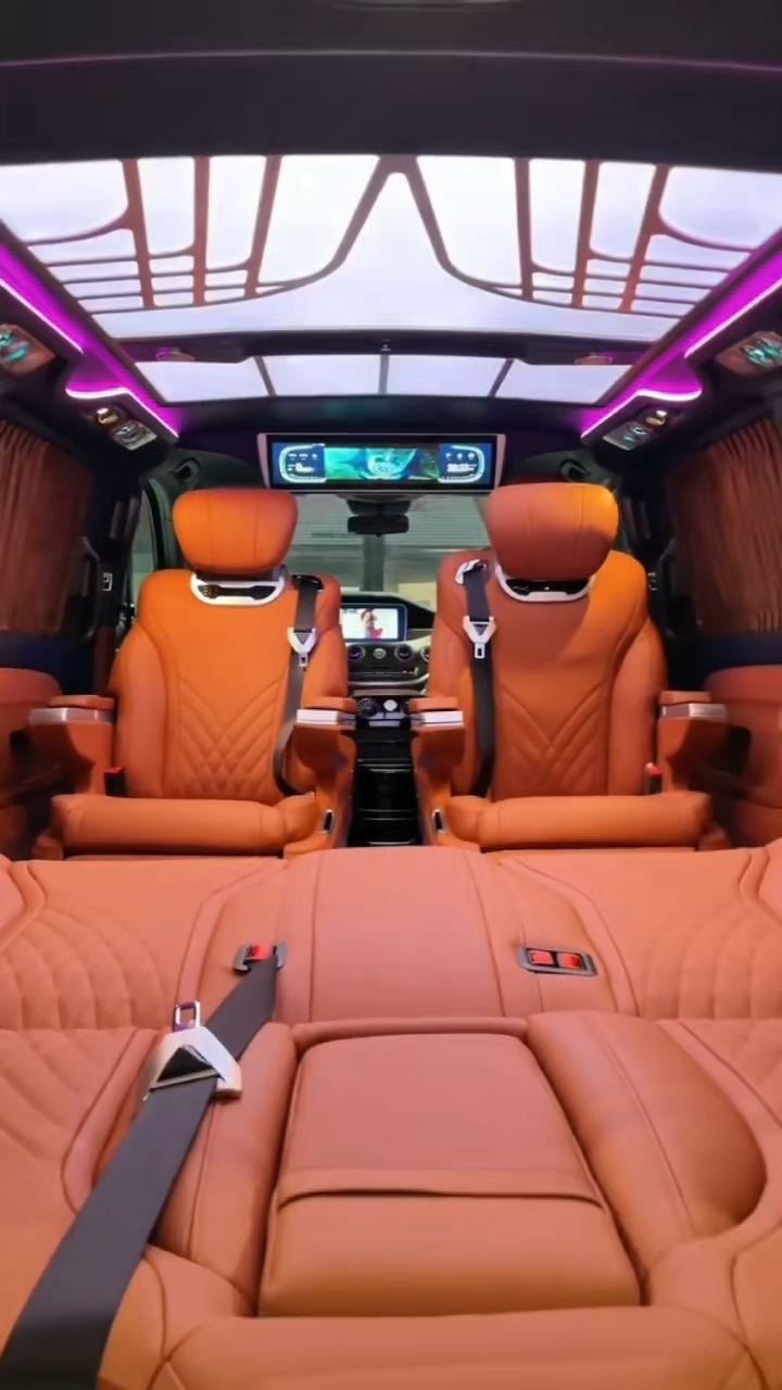 这款奔驰威霆面包车豪华内饰改装案例氛围感满满,您喜欢吗?