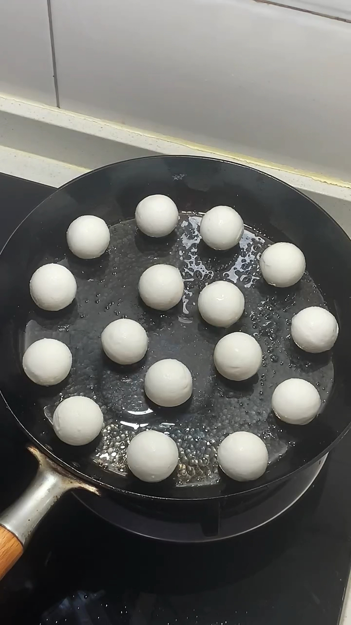 粘粘糯糯的糯米汤圆
