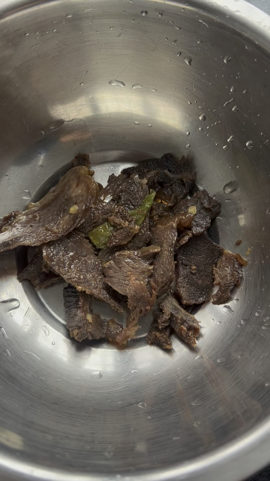 一个丰盛的早餐二包泡面三块吃得饱饱的