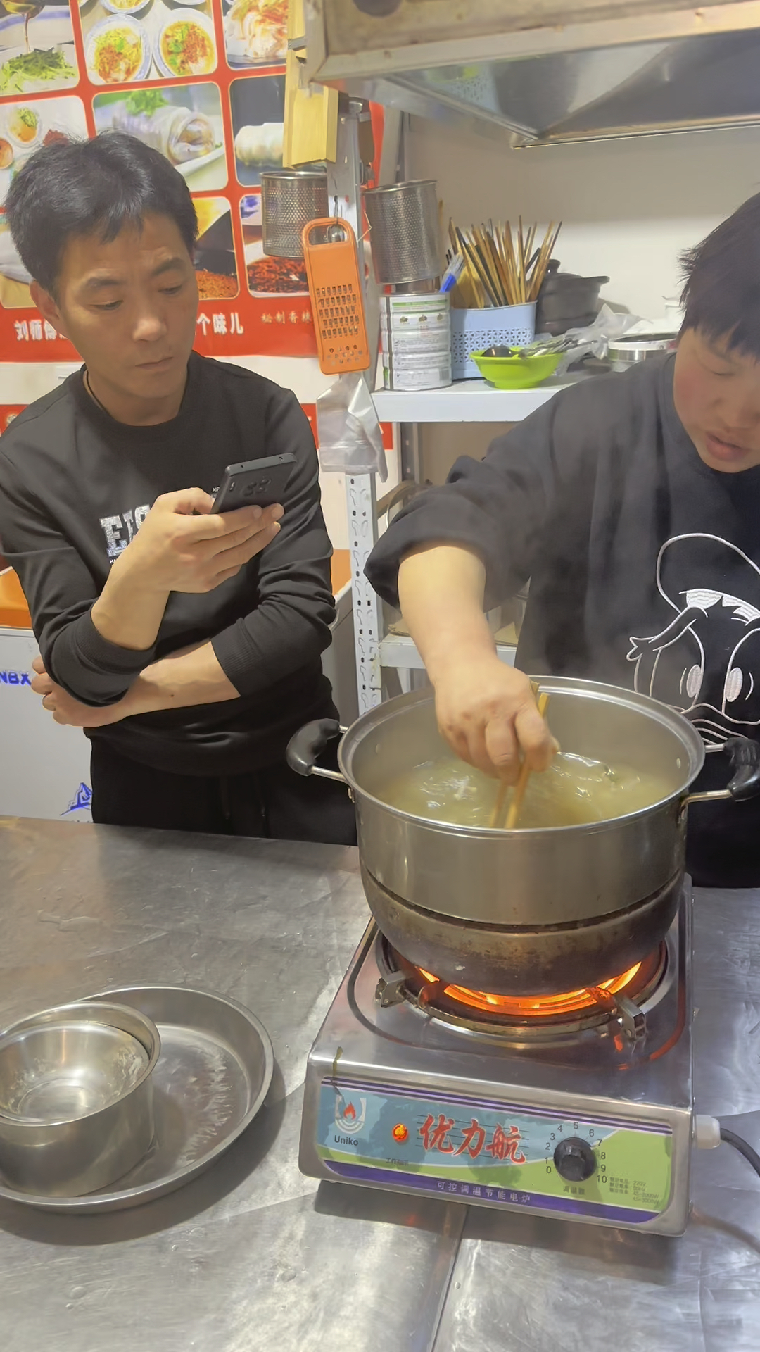 手工白胡辣汤做法,濮阳小吃培训学校。