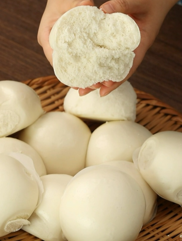 家常美味轻松做:教你如何在家制作松软可口的圆馒头
