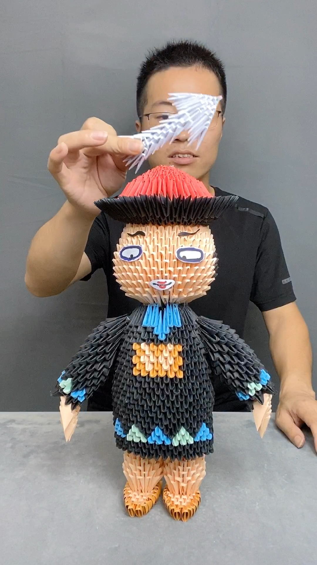 用8000多张废纸做的僵小鱼,看看像吗