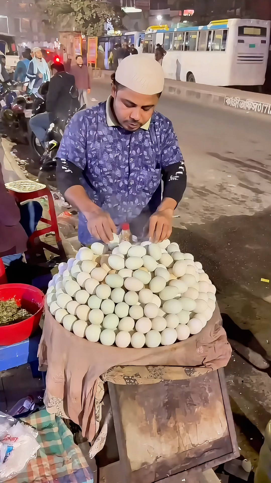 国外的街头美食,竟是这样的糖心鸡蛋