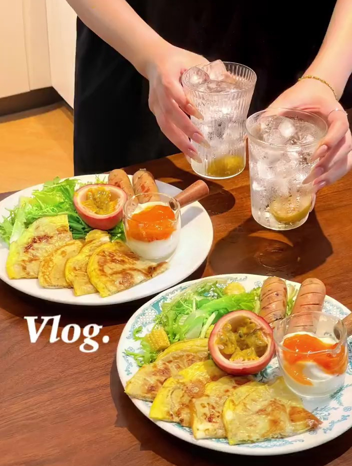 Vlog早午餐|香蕉鸡蛋饼柿子酸奶咸柠七