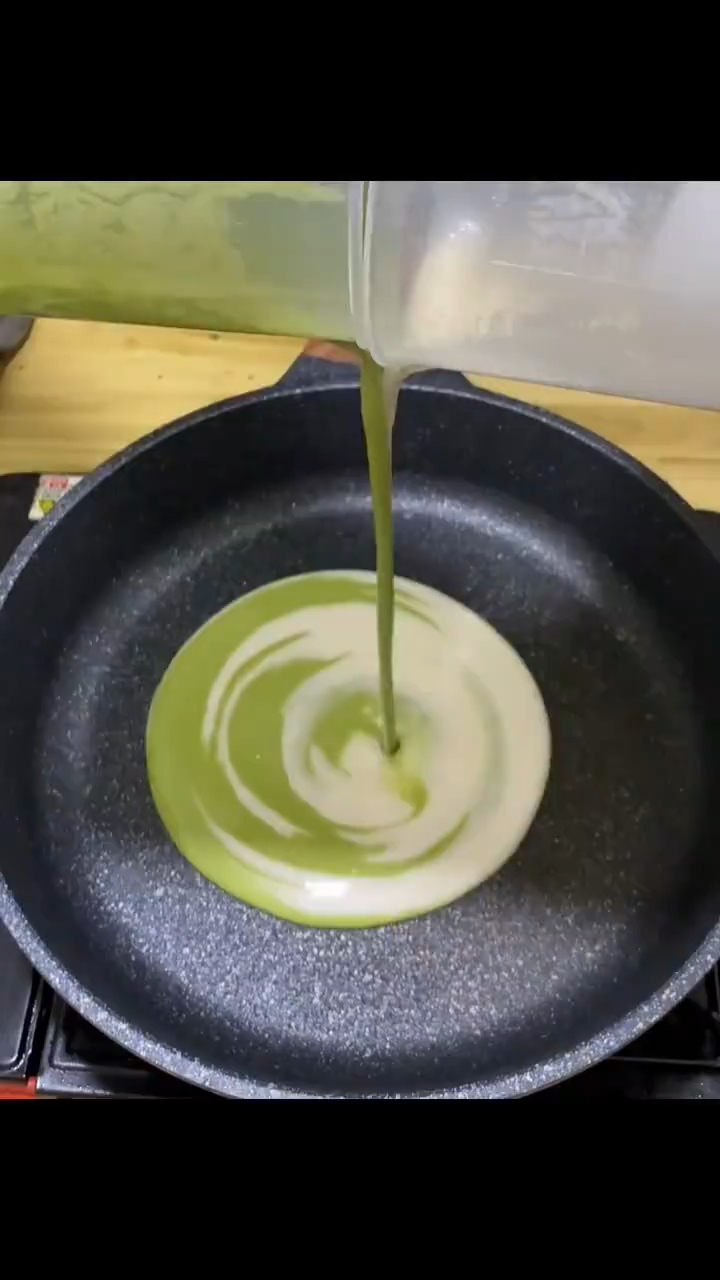 菠菜牛奶鸡蛋饼的做法