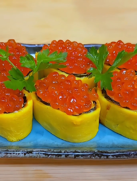 家庭版高级料理:自制鸡蛋鱼籽军舰寿司