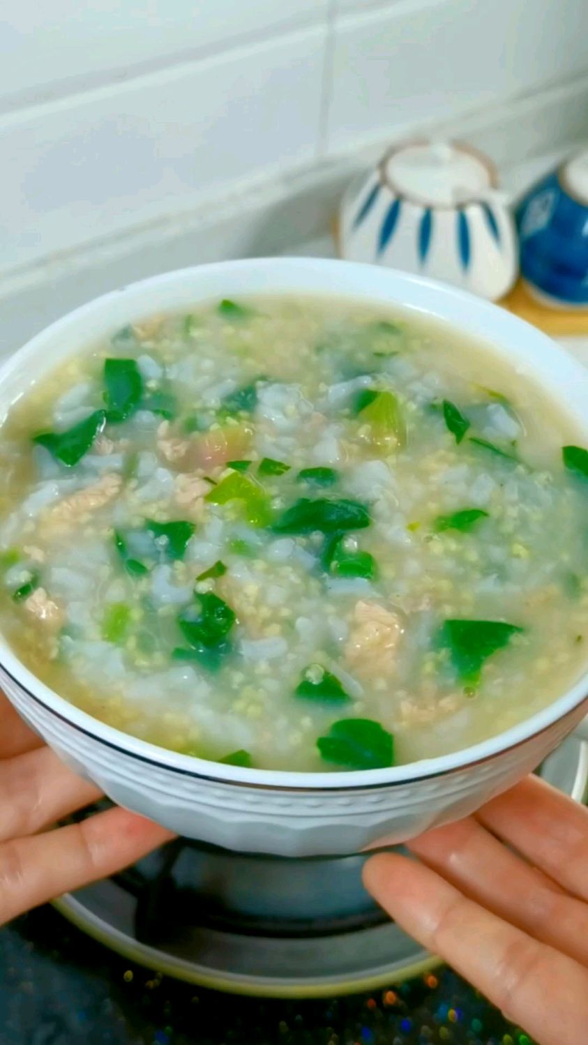 菠菜山药瘦肉粥,有肉有菜,大人孩子都爱喝