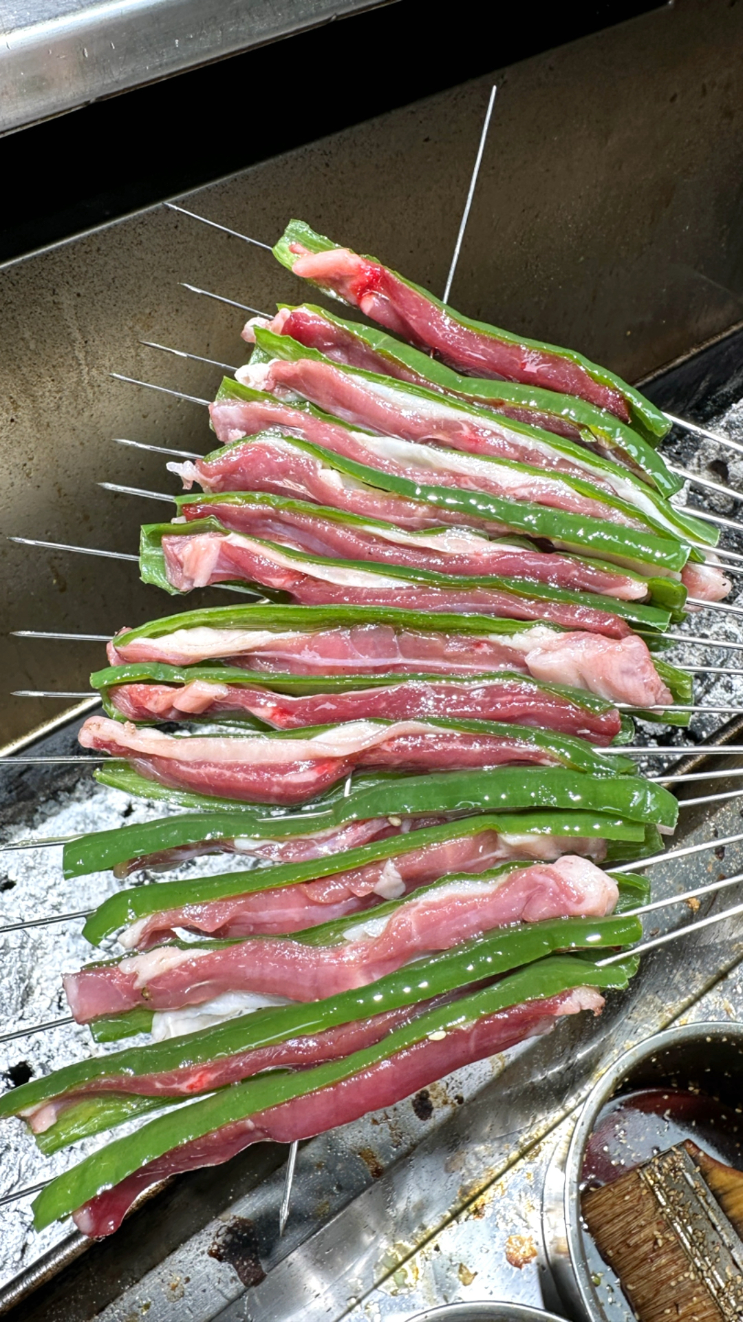 烧烤店特色菜翡翠鲜椒羊肉筋