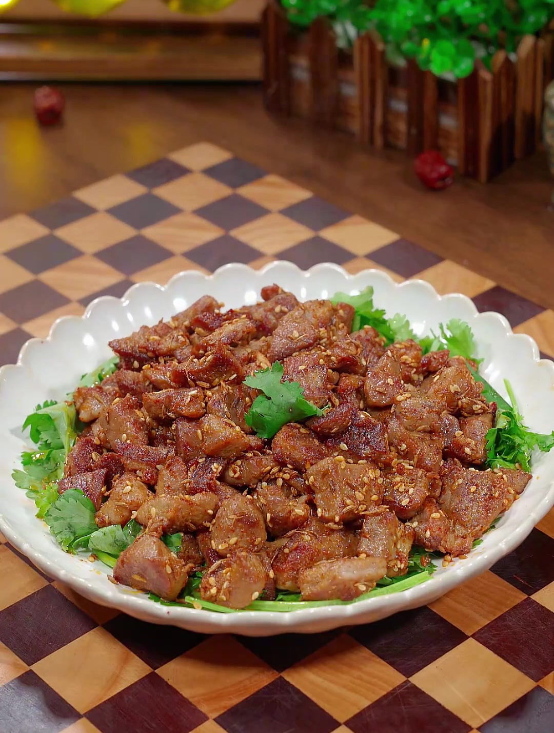 这样做的孜然羊肉比烧烤摊的羊肉串还好吃