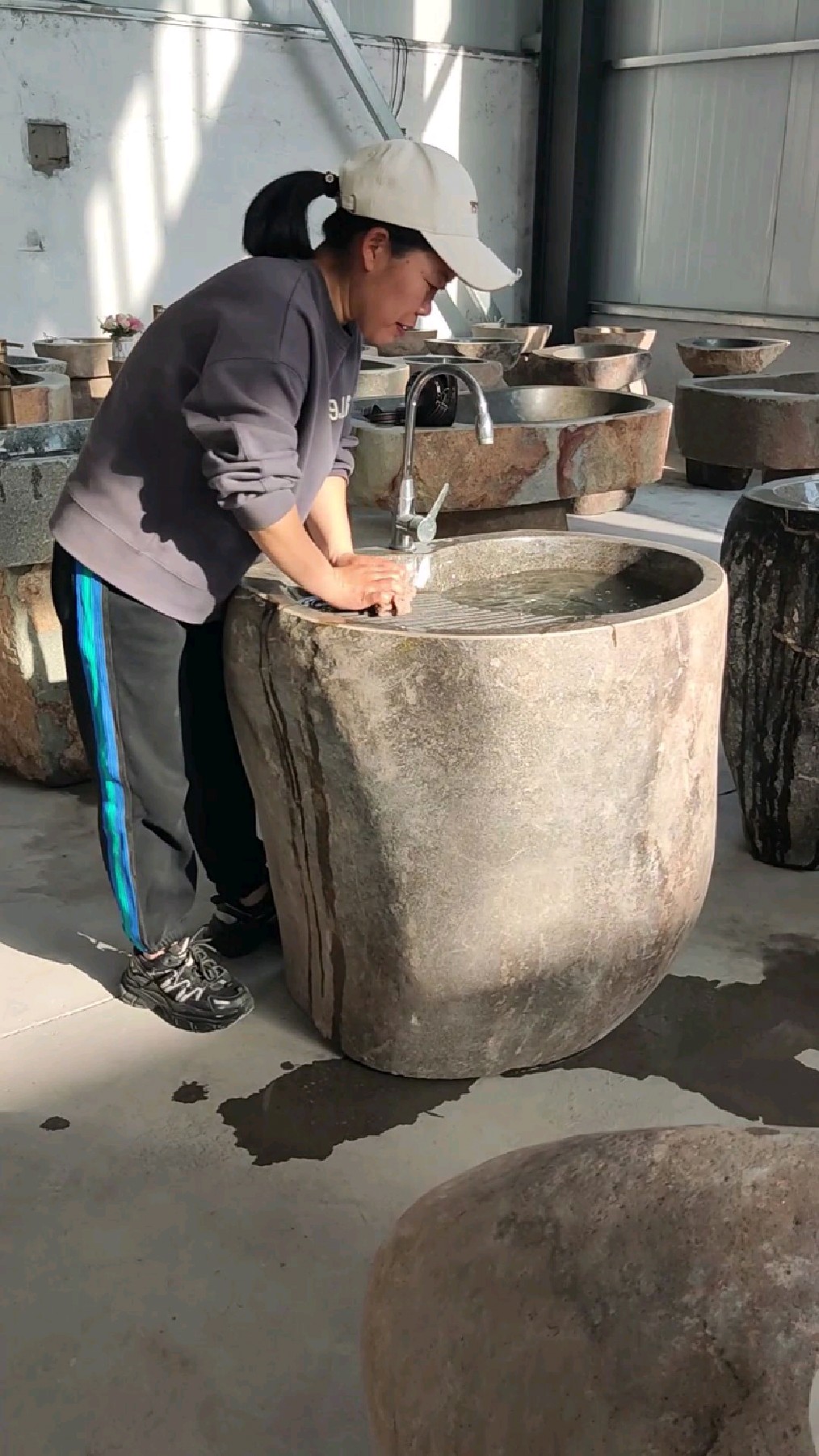 鹅卵石一体洗手盆水池