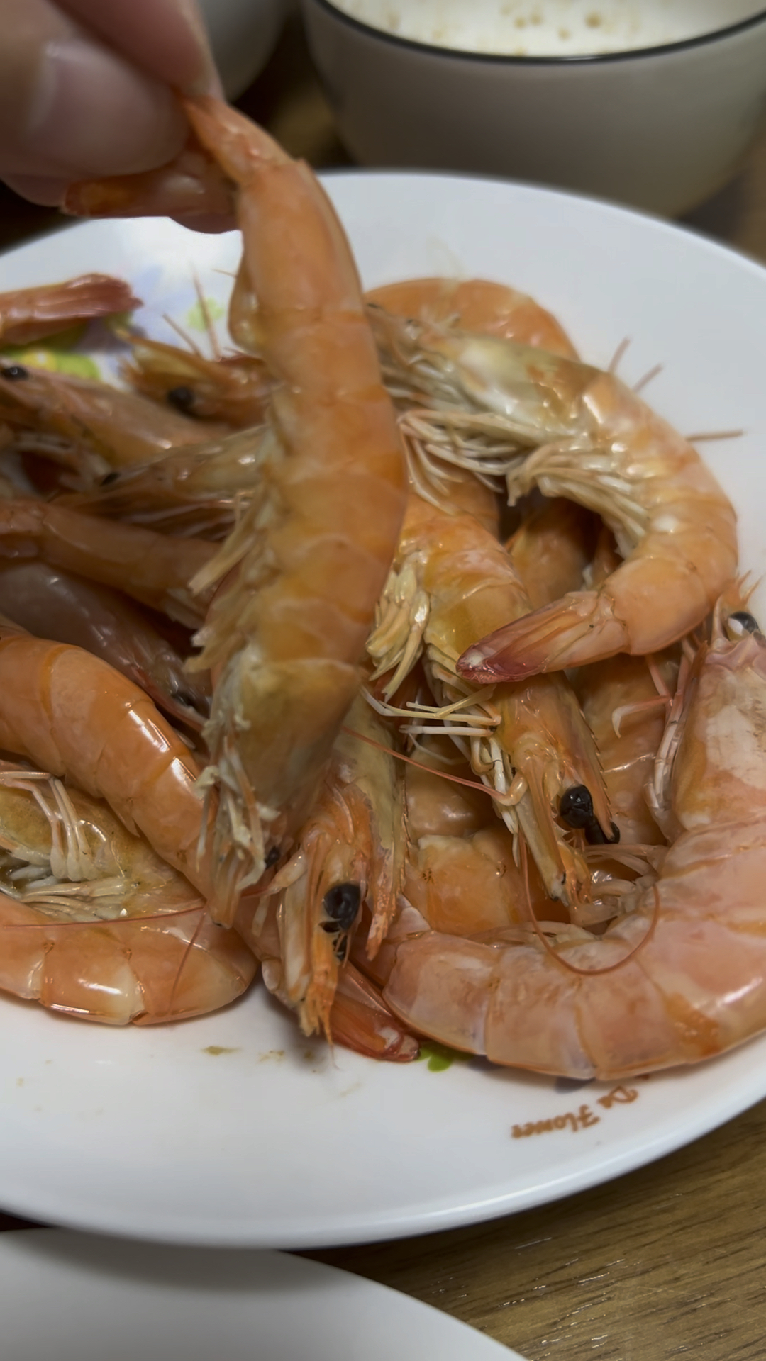 郑州盒马超市的基围虾,说的南美白虾,35.9一斤,清蒸,肉质紧实
