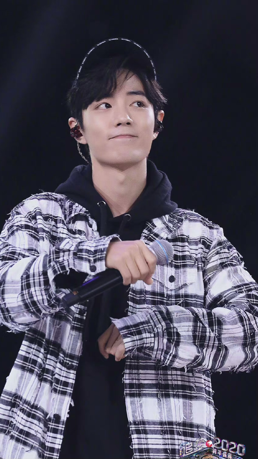 头戴鸭舌帽,可爱又有型