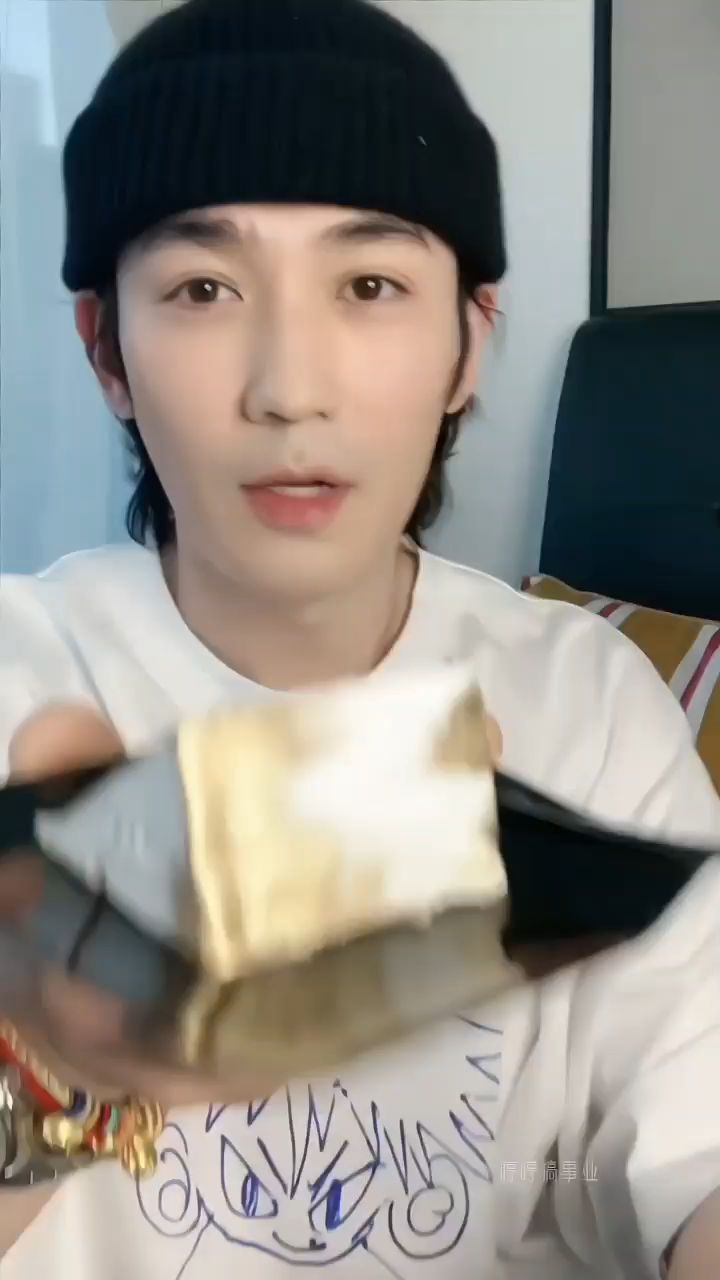 多吃蛋糕,生日快乐!