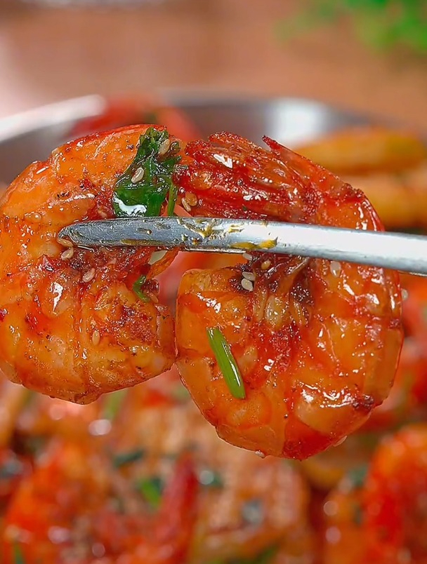 大虾和土豆结合一起,也能是一道美味的菜