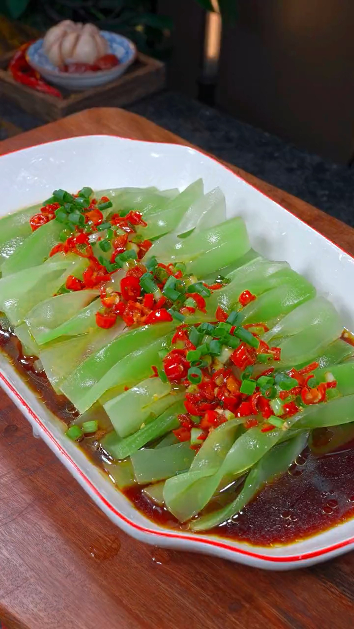 凉拌莴笋简单又好吃的做法